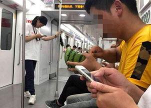 广东地铁吃瓜,揭秘乘客趣味生活瞬间