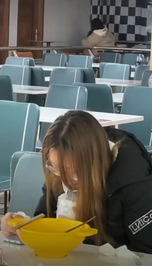 学校吃瓜食堂事件,揭秘吃瓜事件背后的真相