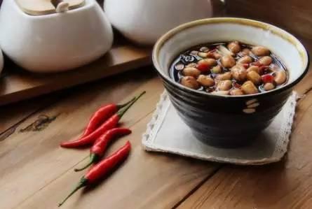 摸鱼吃瓜添油加醋